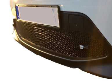 Zunsport Nissan Qashqai (2.0 Diesel without Parking Sensors) - Lower Grille - Black