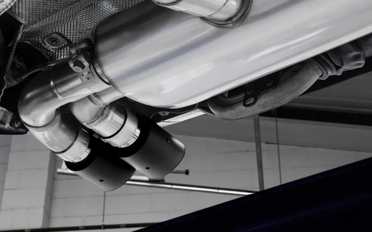 Land Rover Defender 90 5.0 V8 (NAS Non GPF Models) - Cat Back Valved System with Carbon Trims - Non Resonated (Loudest)