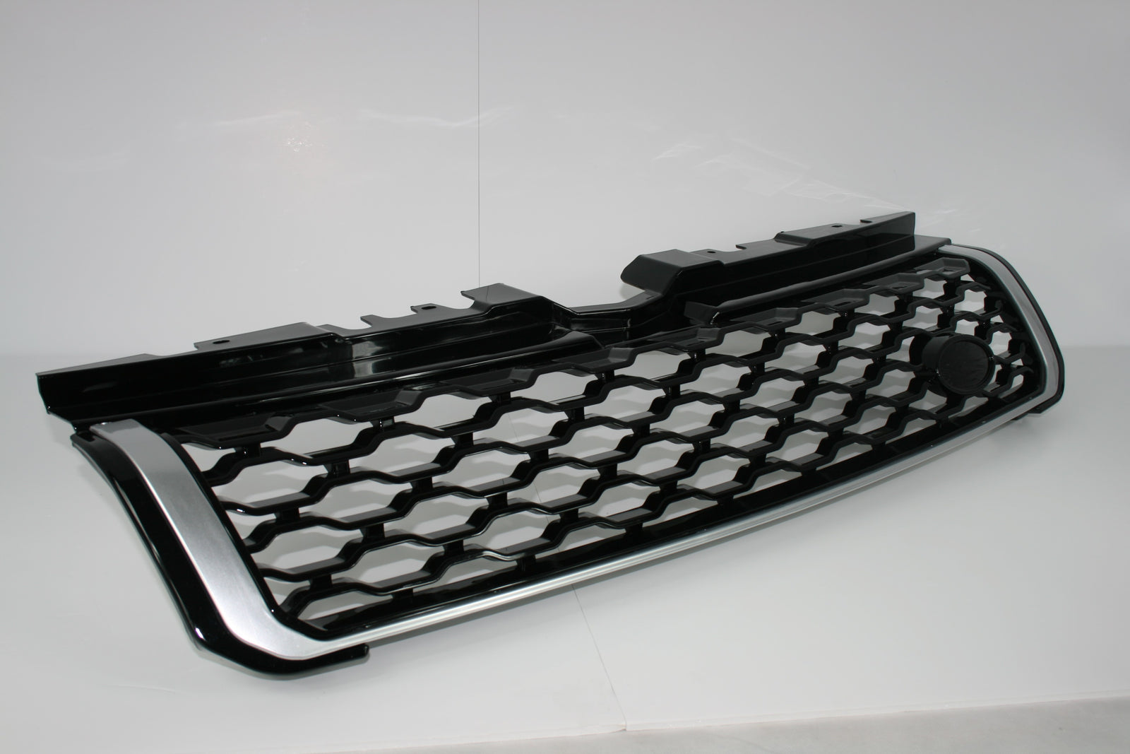 Zunsport Range Rover Evoque Dynamic Java Black Gloss With Silver Trim Front Grille Upgrade