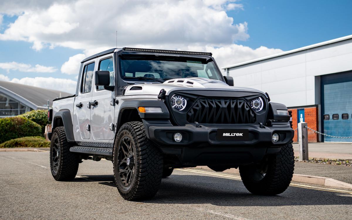 Jeep Gladiator 3.6 V6 - Side Exit Cat Back with GT-115 Burnt/Blue Titanium Tips