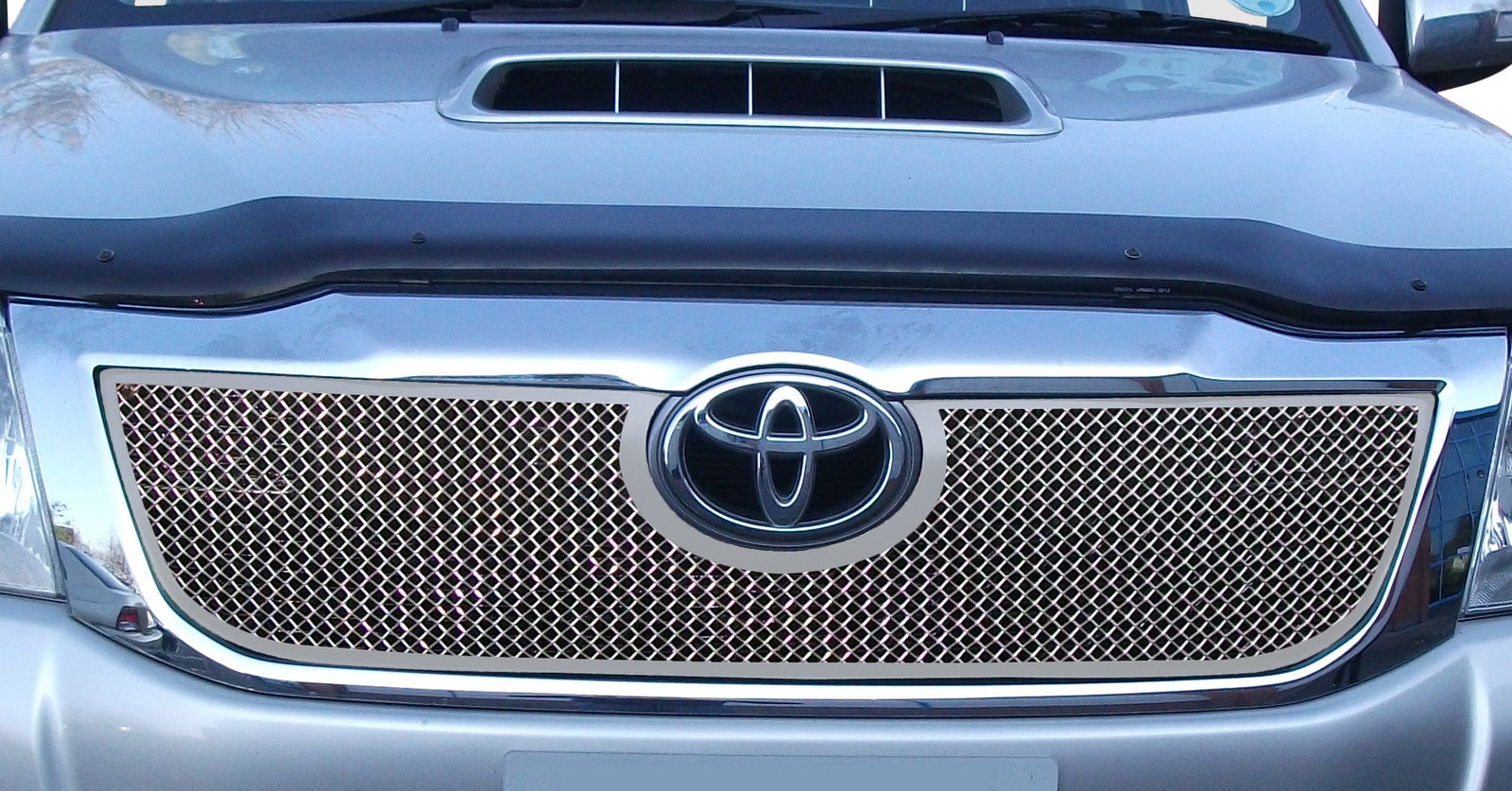 Zunsport Toyota HiLux - Upper Grille - Silver finish