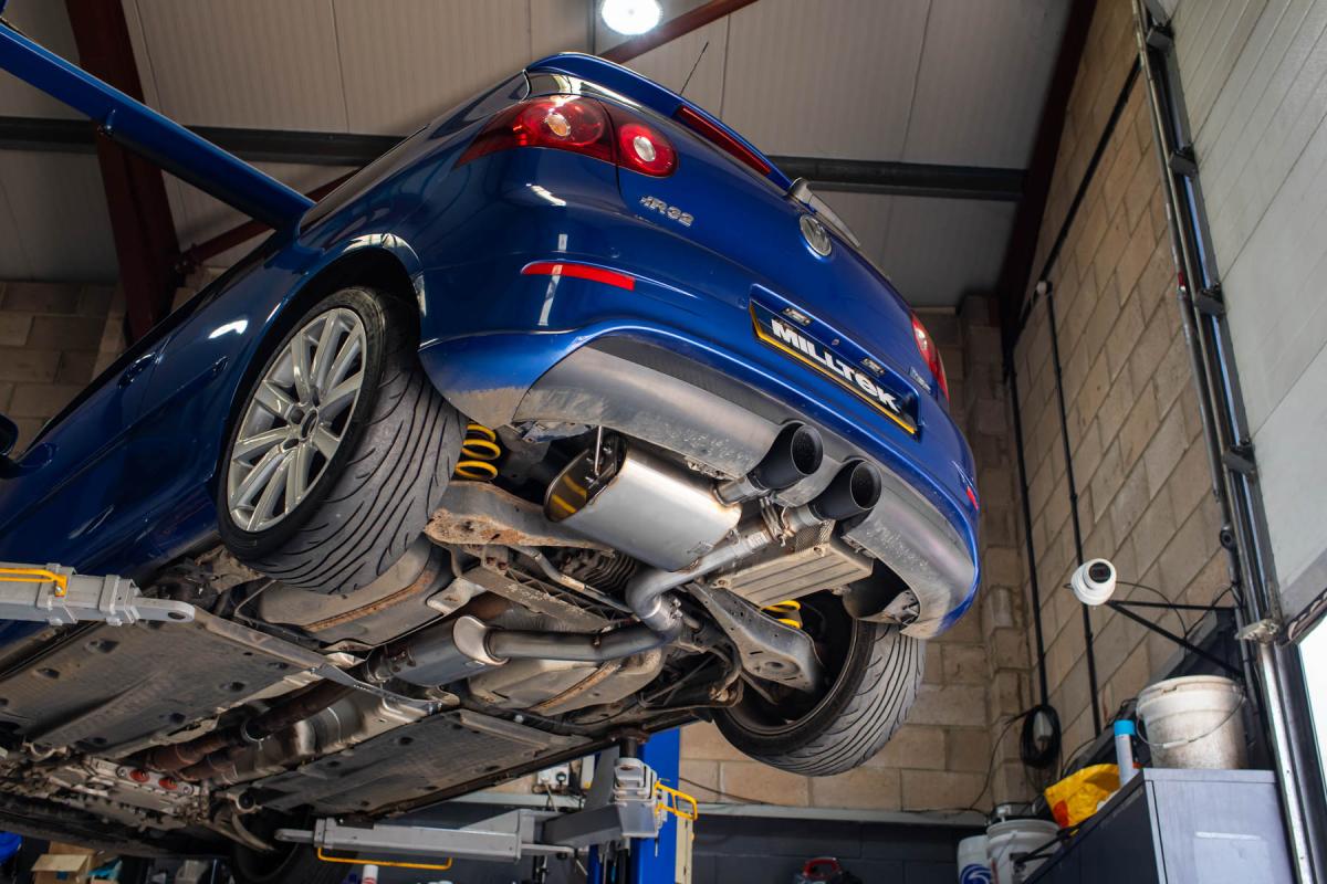 VW Golf MK5 R32 3.2 V6 - V2 3" Valved System with Cerakote Black Tips - Fits OE downpipe only