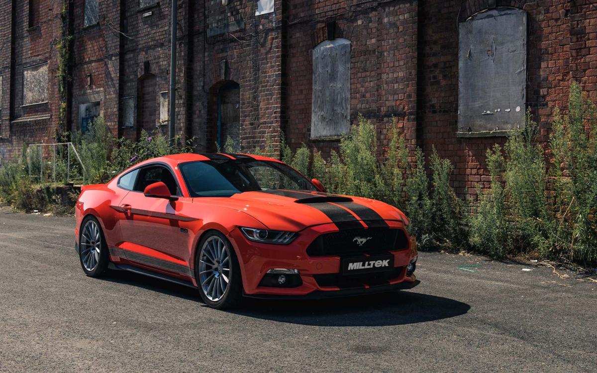 Ford Mustang 5.0 V8 GT (Fastback) - Valved Cat-Back Exhaust System with Quad Black GT-90 Trims