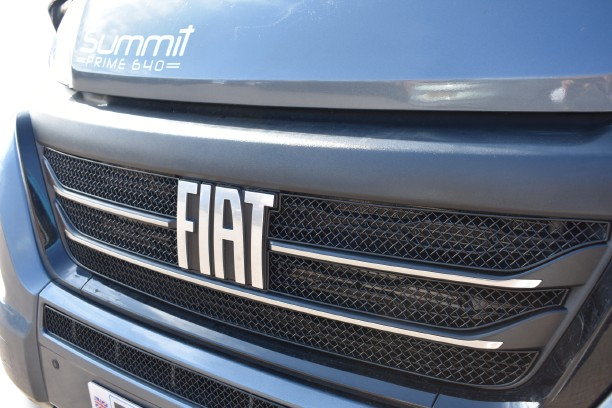 Zunsport Fiat Ducato (FIAT badge) Upper Grille Set
