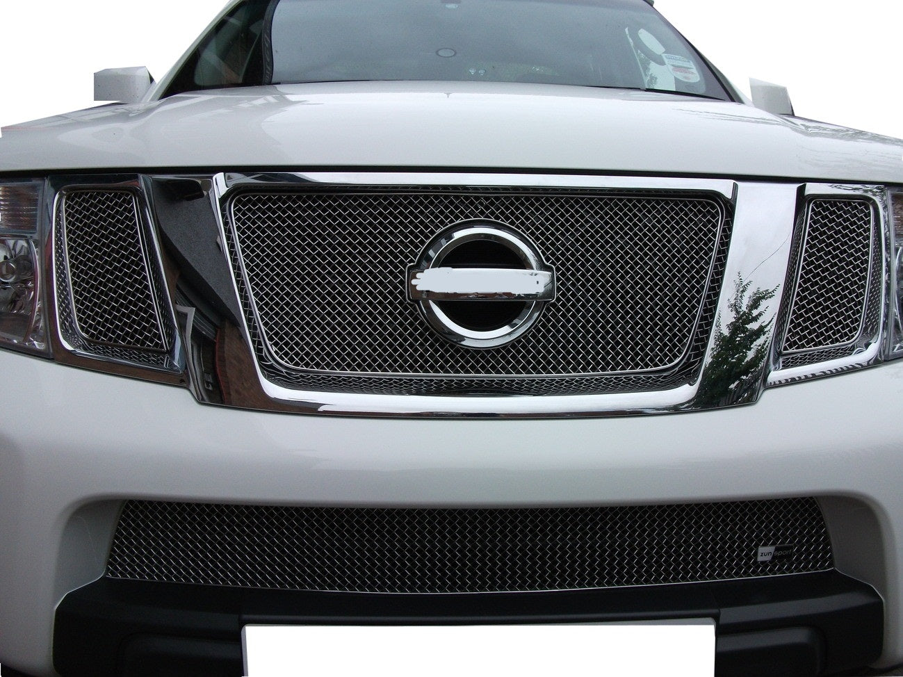 Zunsport Nissan Navara (63 onwards) Front Grille Set - Silver Finish